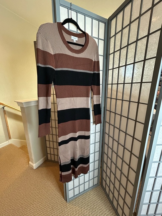 Evereve Dresses & Skirts - Evereve Ribbed Stripe Long Sleeve Dress in Brown, Black, and Cream